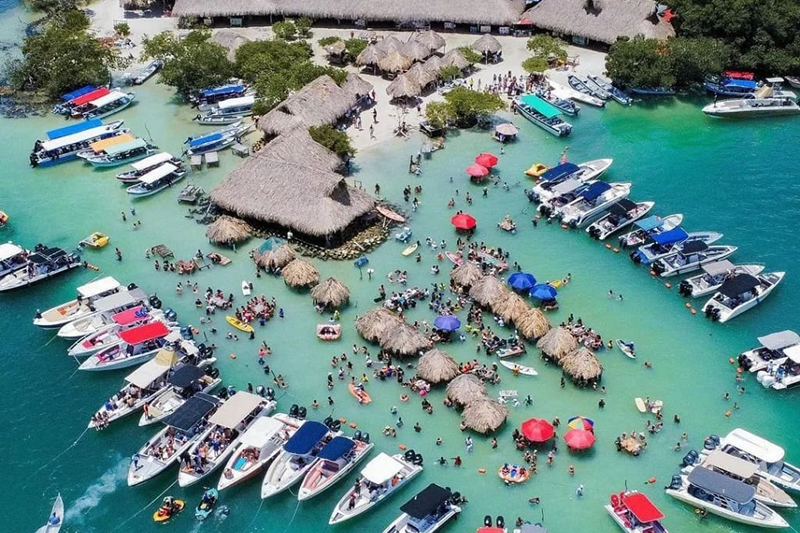 5 Islas sports open bar